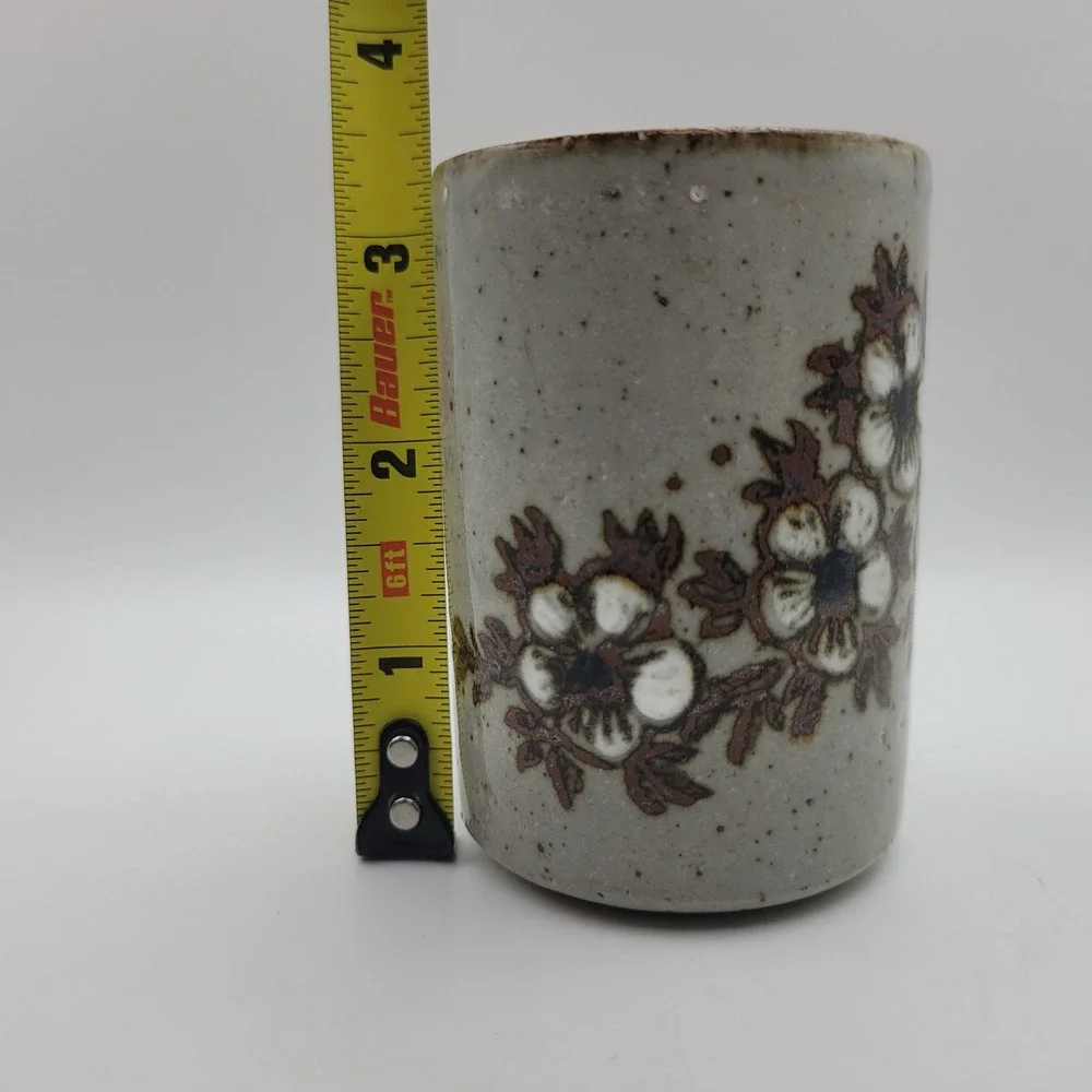 Vintage‎ Studio Pottery Floral Stoneware Cup Grey Brown Speckled 3.5 inches